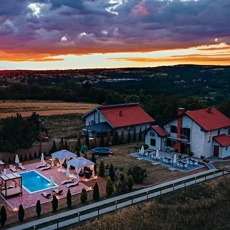 Mariah Holiday home
