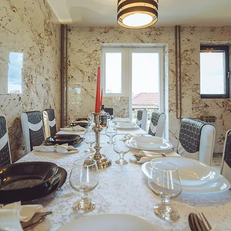 Mariah Holiday home *